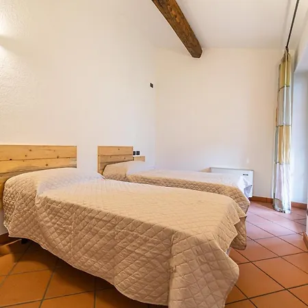 Su Due Piani A Marciana Marina *