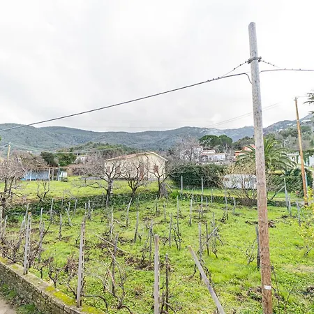 Su Due Piani A Marciana Marina Appartement